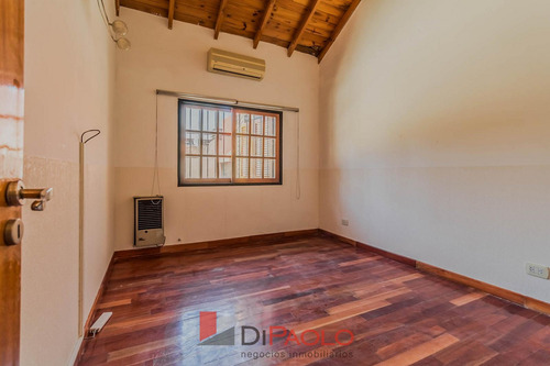 Casa 4 Ambientes En Venta Adentro Del Barrio Murialdo