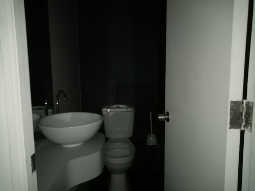 Lindo Local De 462 M2 Con Gran Acceso Desde La Calle