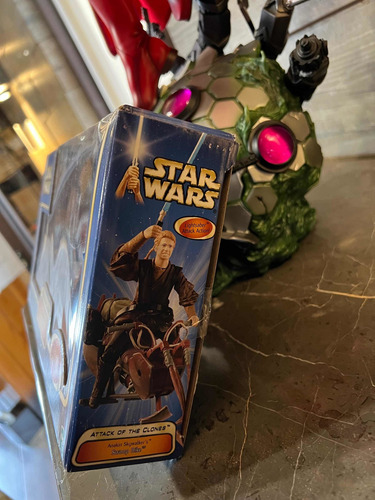 Anakin Skywalker's Swoop Bike Escala 3.75 Hasbro 2002 (Usado)