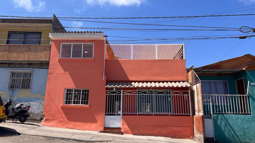 Hermosa Casa, Totalmente Renovada, Sector Norte