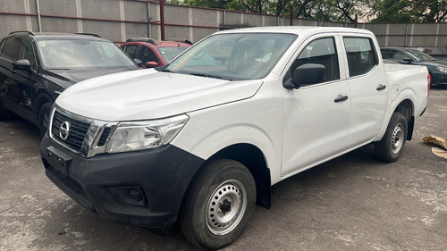 Nissan NP300 2.4 Doble Cabina Se Aa Pack Seg Mt