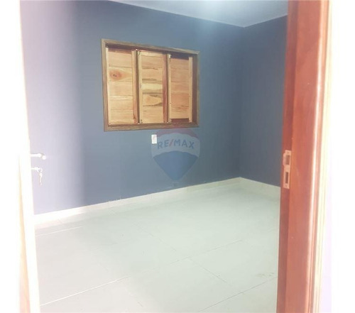 Vendo Casa A Estrenar En El Barrio Fátima De Encarnación, A Pasos Del Circuito: 3 Habitaciones Y 1 Baño