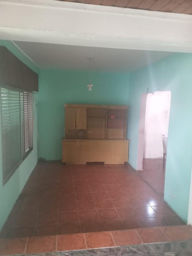 Venta De Casa En Esquina, Sobre A Gallardo Esquina Roca