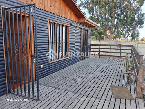 Casa En Venta De 3 Dorm. En El Tabo