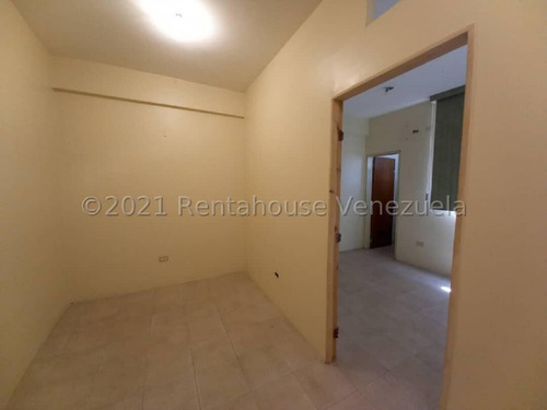 Edificio En Venta / Municipio Guaicaipuro Los Teques Yo 25-15970