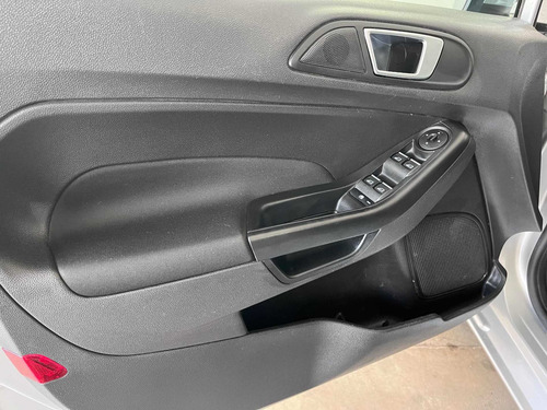 Imagen 25 de 25 de Ford Fiesta Kinetic Design 2018 1.6 Se