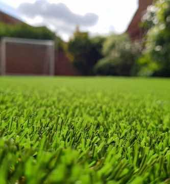 Grama-artificial-jardín-parque-casas-decoración-canchas-urba