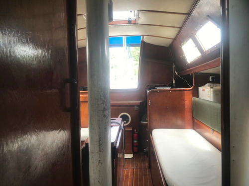 Velero Blacks 30 Farymann Diesel 24 Hp