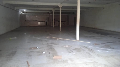 Imagen 3 de 7 de Venta De Local En Unare 600mt2 A Pie De Calle