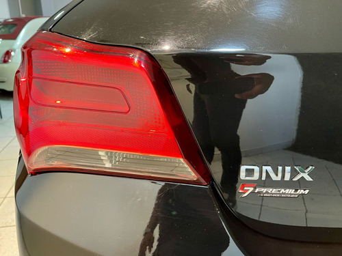 Chevrolet Onix 1.4 MPFI ADVANTAGE 8V FLEX 4P AUTOMÁTICO