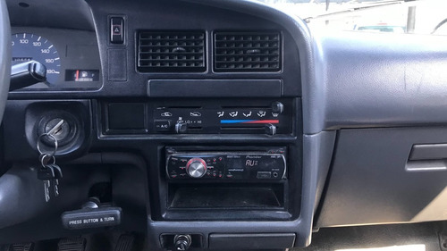 Imagen 10 de 11 de Toyota Hilux 4x2 Dx 3.0 D Año 2004 Color Gris - Tute Cars W