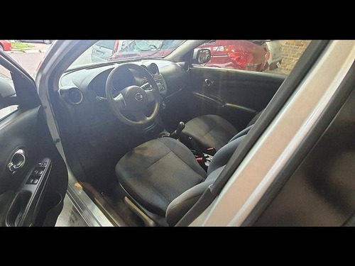 Nissan Versa 1.6 16v Sl 2013