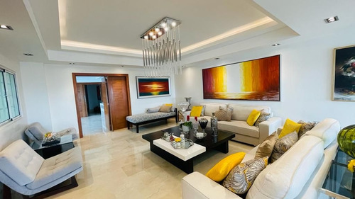 Apartamento Penthouse Amueblado En Alquiler En Evaristo Morales, Cercano A Sectores Como Piantini, Paraiso