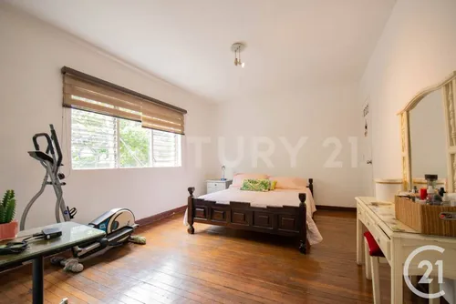 Venta Casa Laureles A Una Cuadra Y Media Del Primer Parque Excelente Ubicación