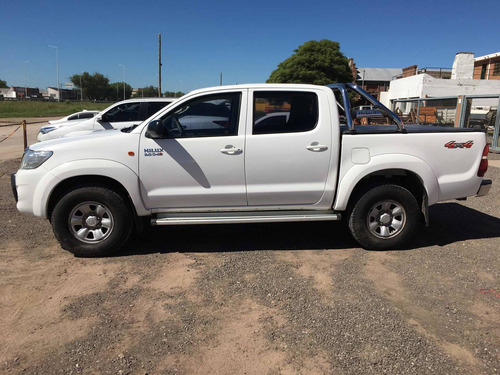 Toyota Hilux 3.0 Cd Sr 171cv 4x4 - C3 2014