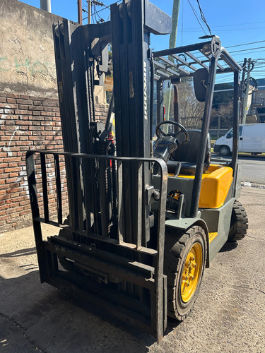 Autoelevadores Gasolero Para 2500 Kg Torre Triple Desplazado