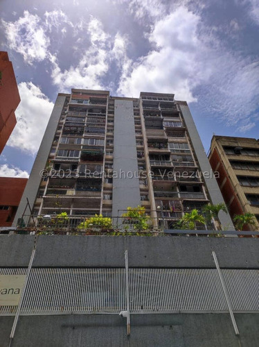  Dc Apartamento En Venta En La Candelaria 24-4111 Yf