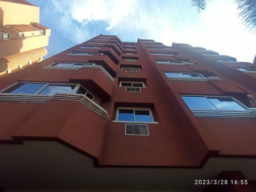 Js Group Vende Lindo, Cómodo Y Acogedor Apartamento Ubicado En La Urb. El Rosal, Y.m.