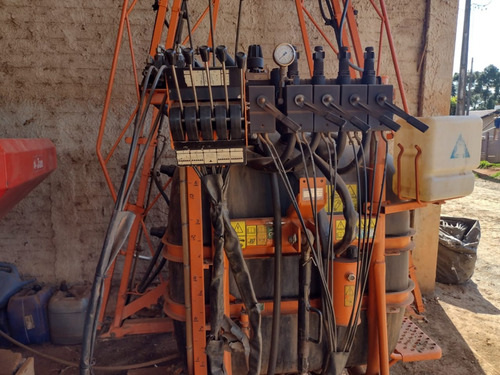 Imagem 8 de 12 de Pulverizador Jacto Condor Am-14 600 Litros Fabricação 2012