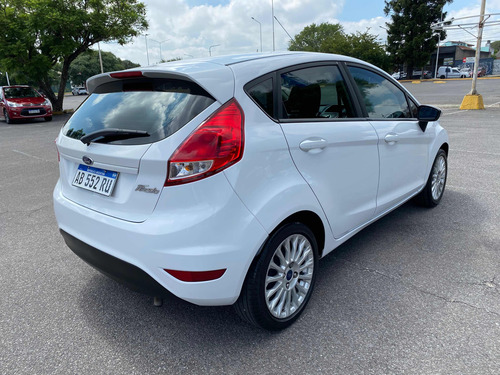 Ford Fiesta Kinetic Design 2017 1.6 Se Powershift 120cv
