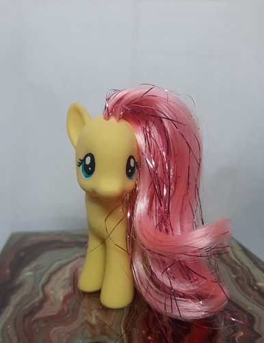 My Little Pony Fluttershy Ojos Tristes Con Tinsel G4