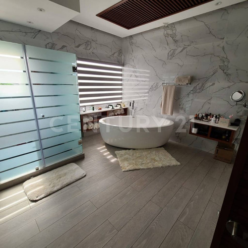 Residencia En Venta En Lagos Del Sol Cancún
