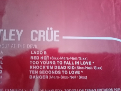 Lp Foto Disco - Motley Crue - Shout At The Devil - 1983 Semi (Usado)