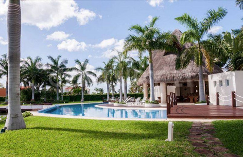 Casa En Venta En Isla Dorada, Cancún  C2641