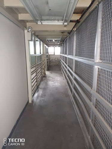 Imagen 8 de 27 de Alquiler De Planta Comercial En Edificio Boleita Sur