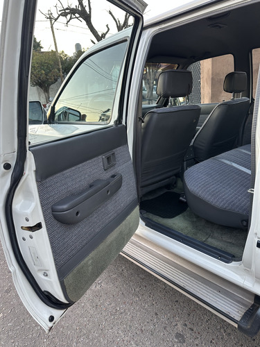 Toyota Hilux 2.8 D/cab 4x4 D Sr5