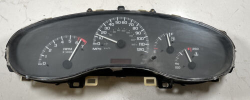 2004-2005 Chevrolet Malibu Speedometer Instrument Cluste Ggs