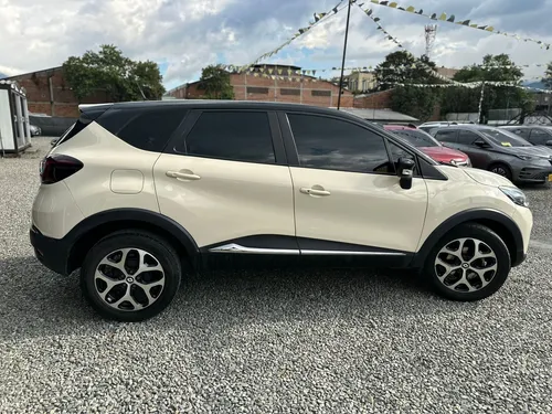 Renault Captur 2.0 Intens Automática