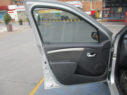 Renault Logan   1600cc Mt Aa