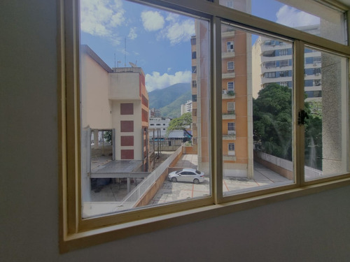Los Palos Grandes Se Vende Apto Para Remodelar De 157 Mts P7l