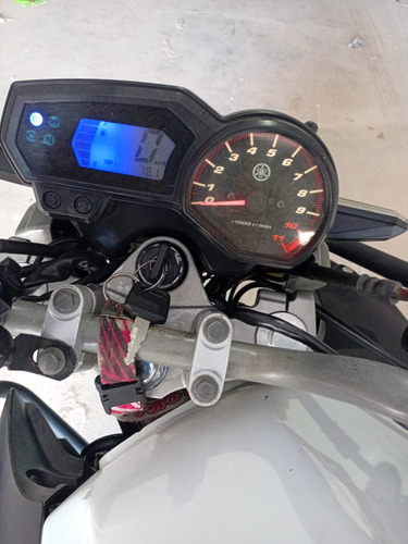 Moto Fazer 250 2011