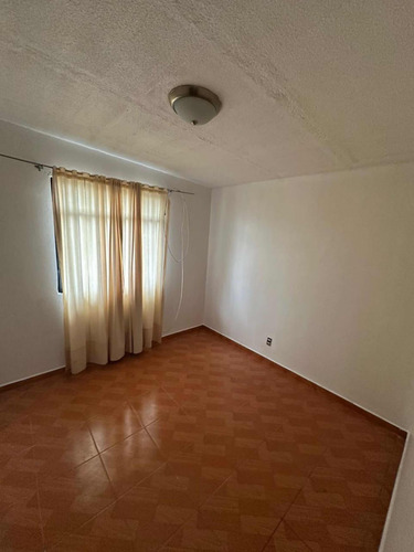 En Arriendo Amplia Casa De 6 Dormitorios Y 2 Baños