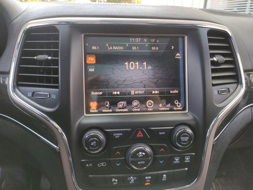 Imagen 8 de 15 de Jeep Grand Cherokee Overland 5.7 2015