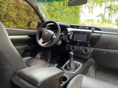 Toyota Hilux 2.4l Diesel 4x4 Mecánica Trd