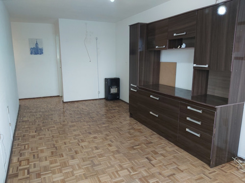 Imagen 2 de 17 de Apartamento Muy Luminoso. Vista Este Y Oeste. Muy Acogedor.gastos Bajos