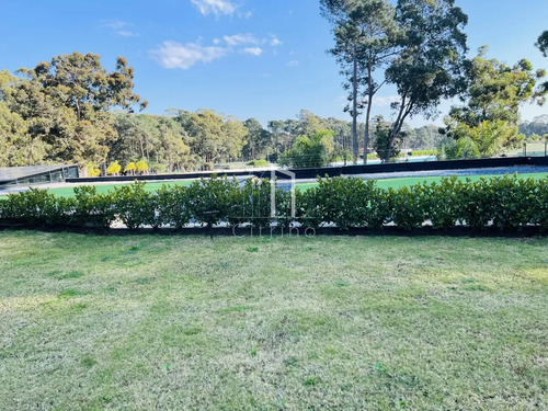 Venta De Apartamento En Crystal View En Complejo Solanas Resort Barrio Privado.
