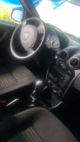 Imagem 3 de 7 de Renault Sandero 2012 1.0 16v Expression Hi-flex 5p