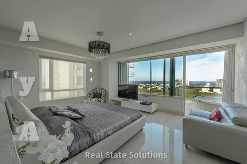 Imagen 12 de 30 de Departamento Penthouse, Venta/renta, Amueblado 5 Recámaras, Doble Altura, Sala Tv, Puerto Cancún