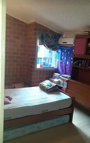 Imagen 6 de 8 de Townhouse Charallave, 2 Habitaciones, 2 Baños. Con 2 Aires.