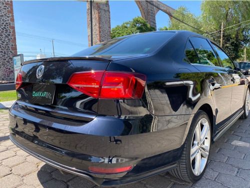 Imagen 8 de 14 de Volkswagen Jetta Gli Negro 2017 At Dakkar Autos