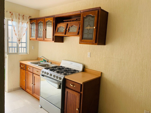 Imagen 3 de 14 de Casa En Venta Al Sur De Guadalajara, Con Recamara En Pb