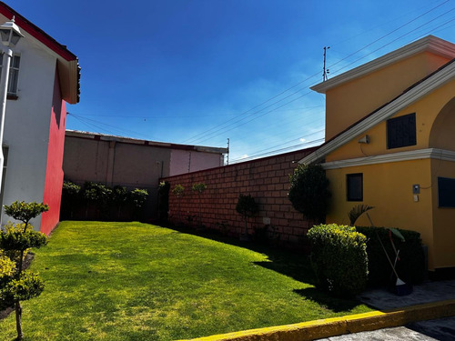 Casa En Renta En Metepec A 1 Cuadra De Av Comonfort Y Tollocan A 5 Min Town Square, En Privada