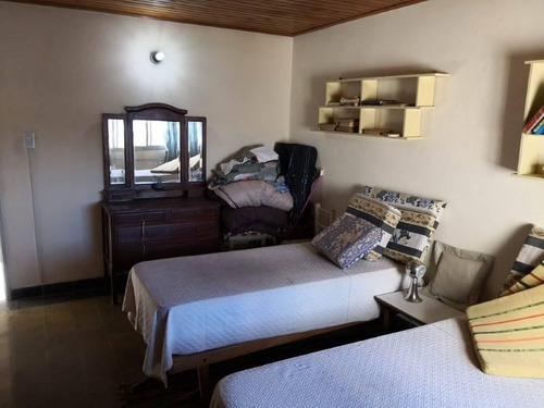 Imagen 24 de 30 de Casa De 3 Dormitorios Mas Comodin, Excelente Ubicacion