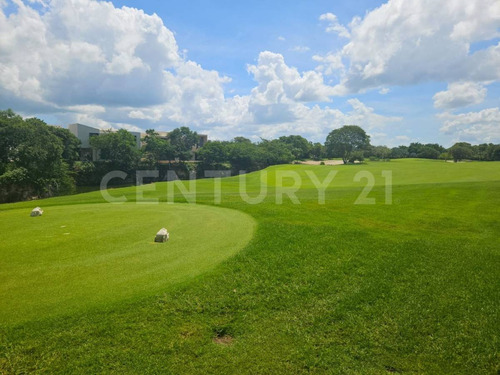 Terreno Habitacional En Venta En Country Club Mérida, Yucatan