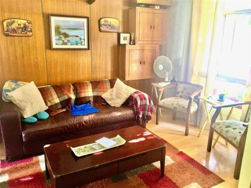 Casa En Venta De 6 Dorm. En La Reina