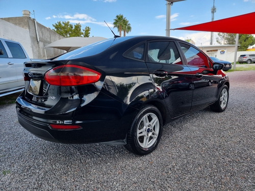 Imagen 5 de 14 de Ford Fiesta 2017 1.6 Se Sedan Mt